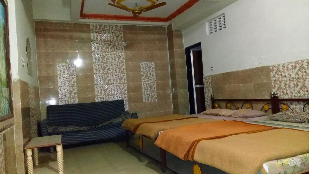 Amber Plaza Hotel Chittorgarh Buitenkant foto